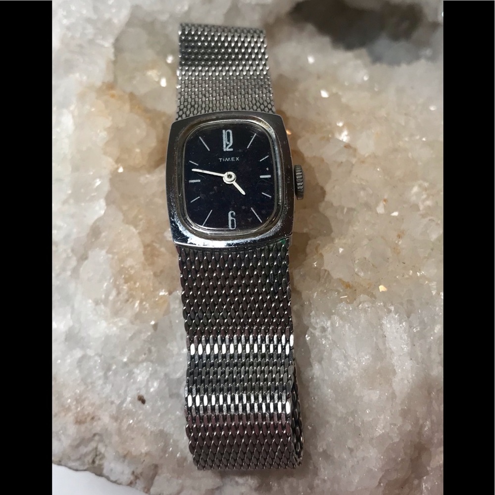 Timex Silver Tone Mesh Band Analog Watch